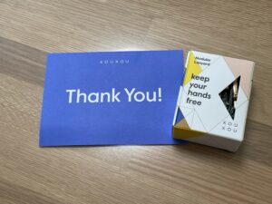 iPhoneにXOUXOUのストラップをつけた